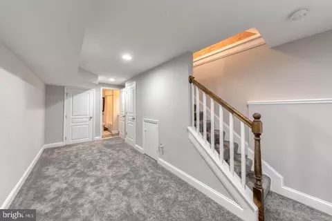 Entry Way - 1610 E Fort Ave, Baltimore, MD 21230 photo 2 of 3