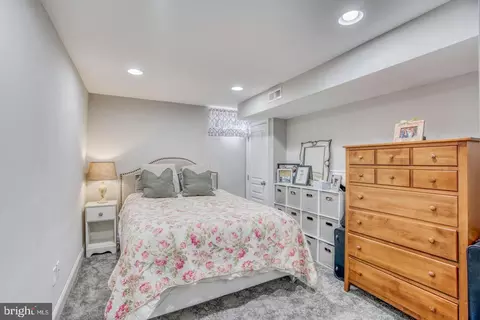 Bedroom - 1610 E Fort Ave, Baltimore, MD 21230 photo 5 of 6