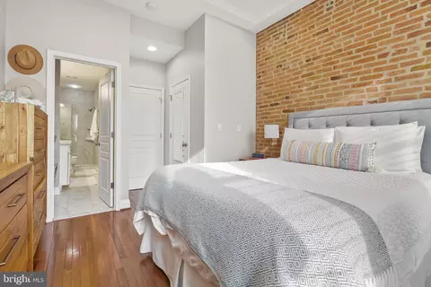 Bedroom - 1610 E Fort Ave, Baltimore, MD 21230 photo 2 of 6
