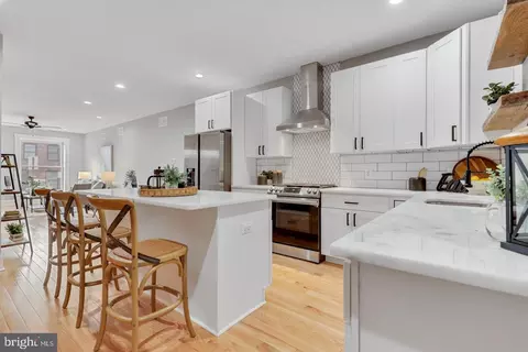814 S Dean St, Baltimore, MD 21224 photo 3