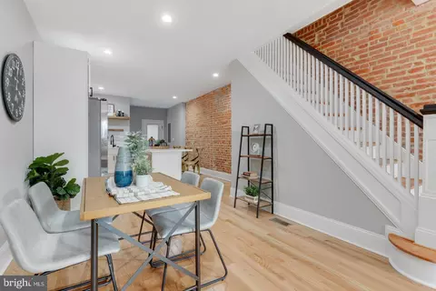 814 S Dean St, Baltimore, MD 21224 photo 2