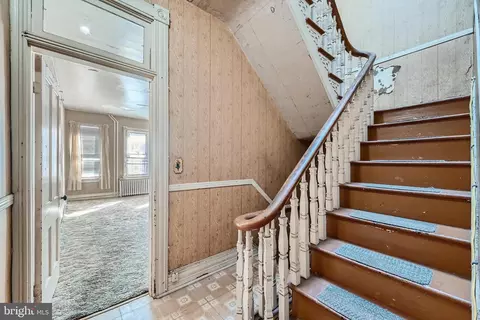 Entry Way - 738 Dolphin St, Baltimore, MD 21217 photo 4 of 5