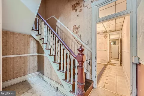 Entry Way - 738 Dolphin St, Baltimore, MD 21217 photo 2 of 5