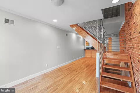 Entry Way - 1106 S Decker Ave S, Baltimore, MD 21224 photo 3 of 4
