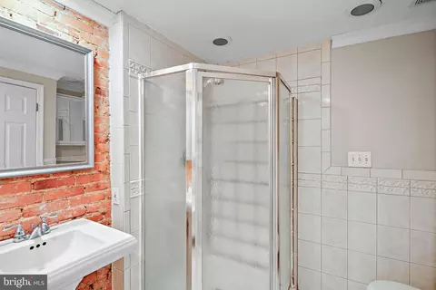 Bath - 1106 S Decker Ave S, Baltimore, MD 21224 photo 3 of 3