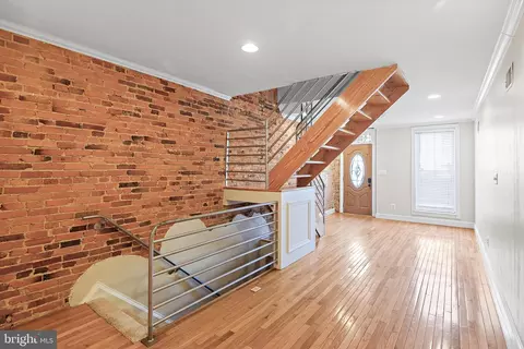 Entry Way - 1106 S Decker Ave S, Baltimore, MD 21224 photo 1 of 4