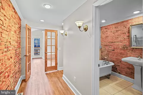 Entry Way - 1106 S Decker Ave S, Baltimore, MD 21224 photo 4 of 4
