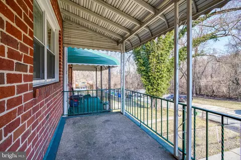 Exterior - 1045 Cooks Ln, Baltimore, MD 21229 photo 4 of 5