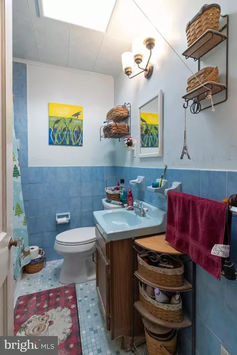 Bath - 310 Imla St, Baltimore, MD 21224 photo 2 of 2
