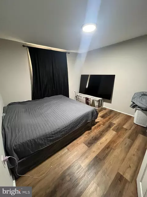 Bedroom - 1049 E Patapsco Ave, Brooklyn, MD 21225 photo 5 of 6