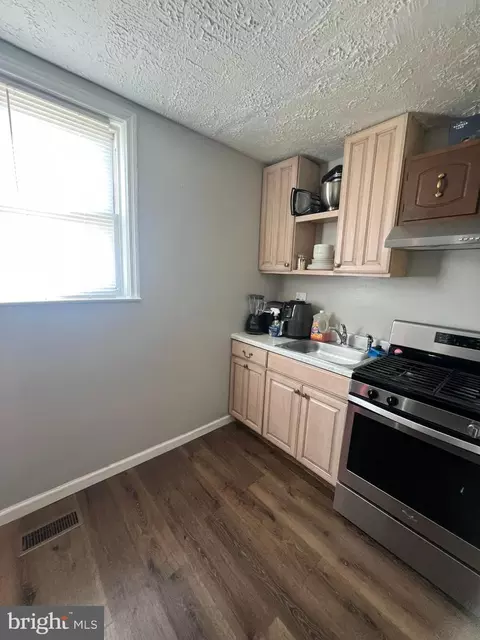 Kitchen - 1049 E Patapsco Ave, Brooklyn, MD 21225 photo 4 of 4