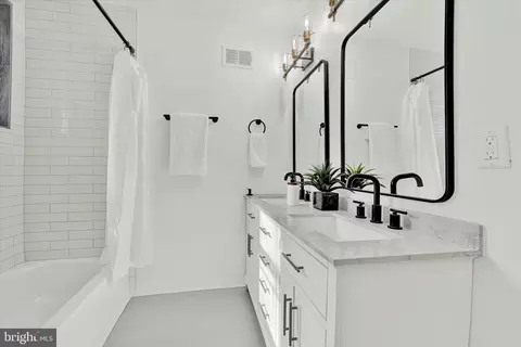 Bath - 431 E 27th St, Baltimore, MD 21218 photo 3 of 4