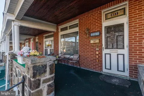 Exterior - 824 Whitmore Ave, Baltimore, MD 21216 photo 3 of 5