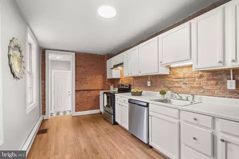 Kitchen - 1460 William St, Baltimore, MD 21230 photo 2 of 4