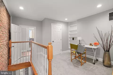 Entry Way - 1460 William St, Baltimore, MD 21230 photo 2 of 2