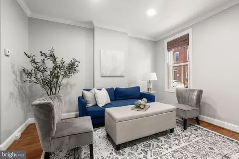 Living - 1460 William St, Baltimore, MD 21230 photo 3 of 4