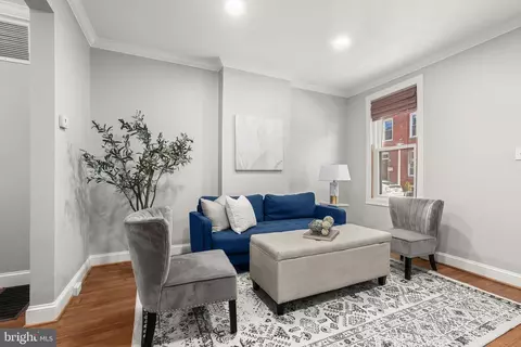 Living - 1460 William St, Baltimore, MD 21230 photo 2 of 4