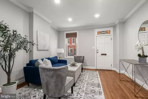 Living - 1460 William St, Baltimore, MD 21230 photo 1 of 4