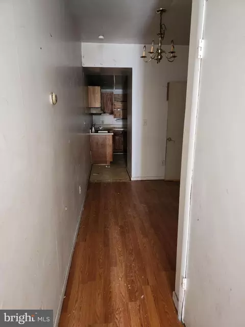 Entry Way - 1531 Argyle Ave, Baltimore, MD 21217 photo 1 of 2