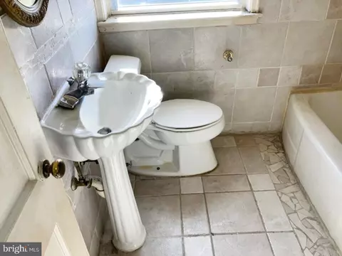 1704 Northbourne Rd, Baltimore, MD 21239 photo 8