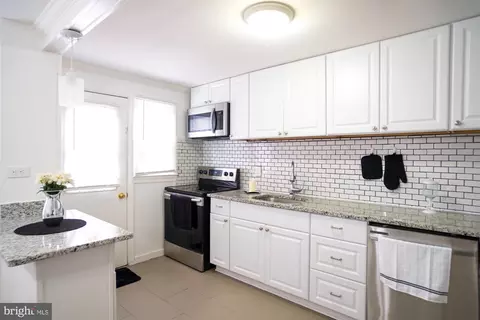 3704 Greenvale Rd, Baltimore, MD 21229 photo 2