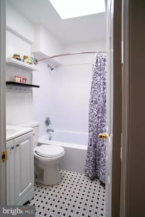 3704 Greenvale Rd, Baltimore, MD 21229 photo 13