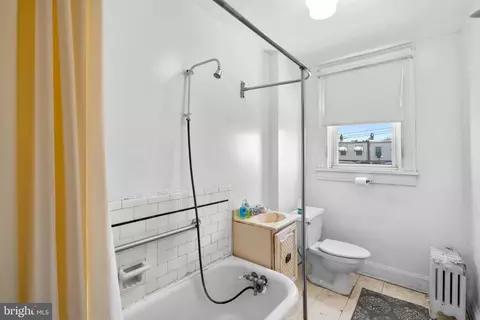 Bath - 455 Drew St, Baltimore, MD 21224 photo 1 of 2