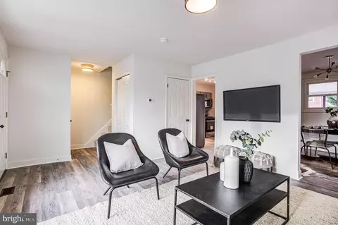Living - 3718 Keene Ave, Baltimore, MD 21206 photo 3 of 5