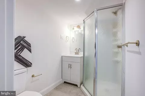 Bath - 3718 Keene Ave, Baltimore, MD 21206 photo 4 of 4