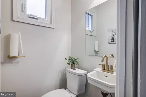 Bath - 3718 Keene Ave, Baltimore, MD 21206 photo 1 of 4