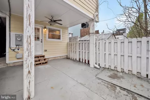 Exterior - 914 S Decker Ave, Baltimore, MD 21224 photo 4 of 8