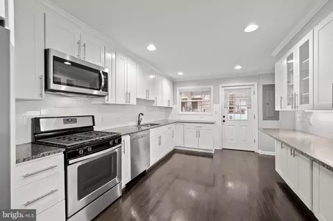 Kitchen - 914 S Decker Ave, Baltimore, MD 21224 photo 2 of 9