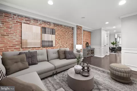 Living - 914 S Decker Ave, Baltimore, MD 21224 photo 1 of 1