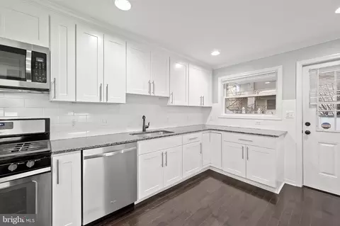 Kitchen - 914 S Decker Ave, Baltimore, MD 21224 photo 3 of 9