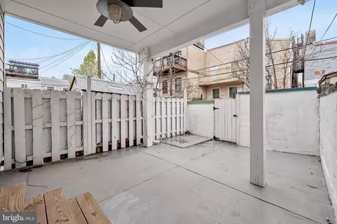 Exterior - 914 S Decker Ave, Baltimore, MD 21224 photo 2 of 8