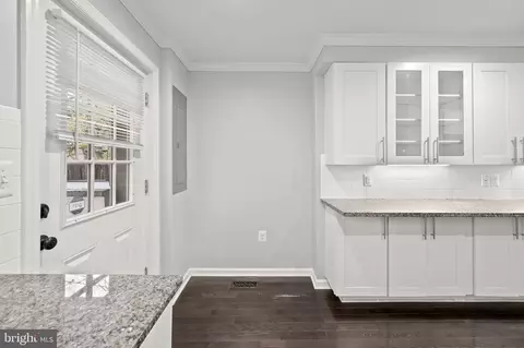Kitchen - 914 S Decker Ave, Baltimore, MD 21224 photo 8 of 9