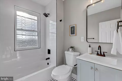 Bath - 2712 Erdman Ave, Baltimore, MD 21213 photo 1 of 3