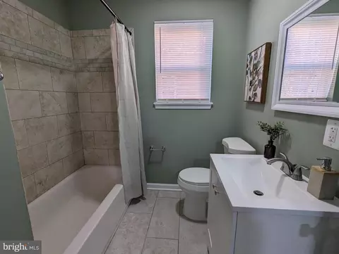 Bath - 6717 Gary Ave, Baltimore, MD 21222 photo 1 of 4