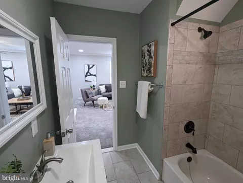 Bath - 6717 Gary Ave, Baltimore, MD 21222 photo 2 of 4