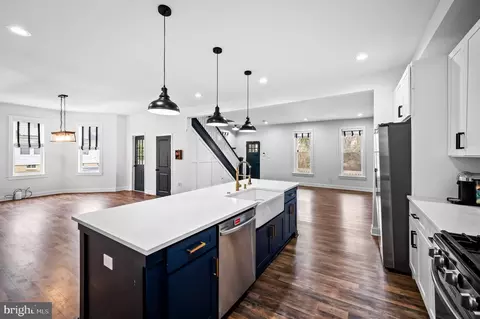 Kitchen - 2801 Grindon Ave, Baltimore, MD 21214 photo 7 of 10