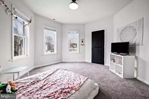 Bedroom - 2801 Grindon Ave, Baltimore, MD 21214 photo 4 of 9
