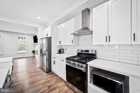 Kitchen - 2801 Grindon Ave, Baltimore, MD 21214 photo 9 of 10