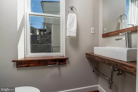 38 E Barney St, Baltimore, MD 21230 photo 12