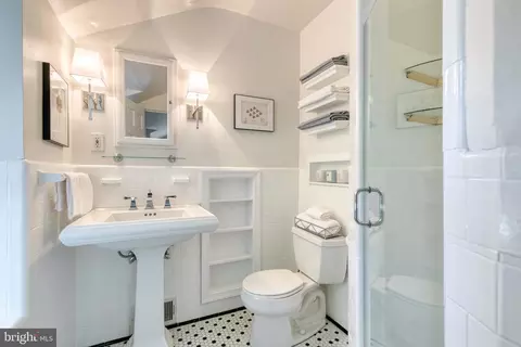 Bath - 107 Witherspoon Rd, Baltimore, MD 21212 photo 2 of 4