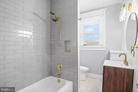 Bath - 2030 Ruxton Ave, Baltimore, MD 21216 photo 5 of 5