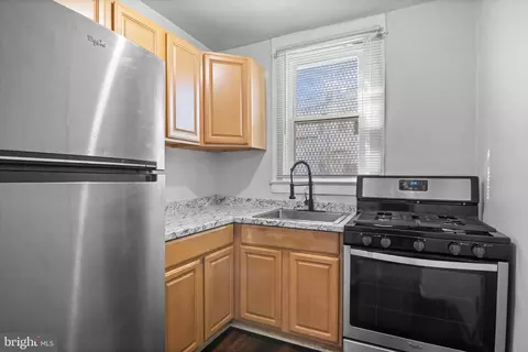 Kitchen - 2030 Ruxton Ave, Baltimore, MD 21216 photo 4 of 5