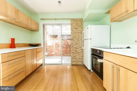 Kitchen - 5 E Hamburg St, Baltimore, MD 21230 photo 5 of 7