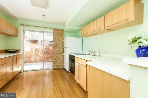 Kitchen - 5 E Hamburg St, Baltimore, MD 21230 photo 6 of 7