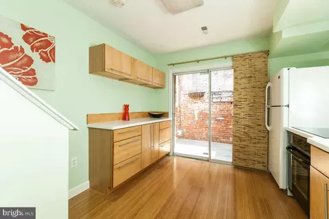 Kitchen - 5 E Hamburg St, Baltimore, MD 21230 photo 2 of 7