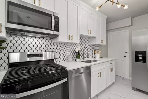 Kitchen - 1282 Gittings Ave, Baltimore, MD 21239 photo 5 of 6